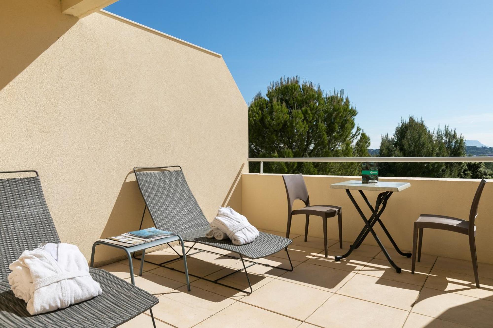Hotel Birdy By Happyculture Aix-en-Provence Bagian luar foto